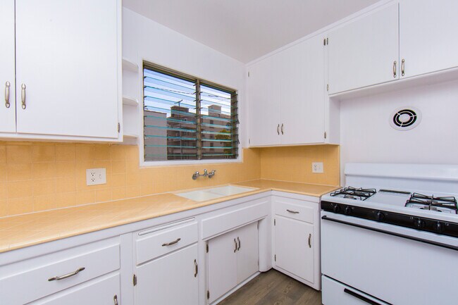 Foto del edificio - 1483 Rexford Dr