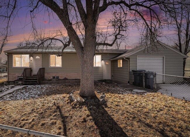 Building Photo - House Available in Bear Creek-3 bedrooms 2 bathrooms W/ 2 car garage!