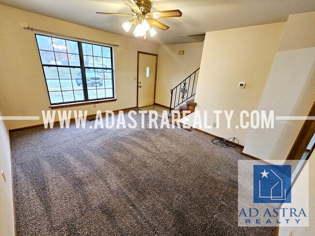 Foto del edificio - Beautiful Updated Duplex in Grandview-Comi...