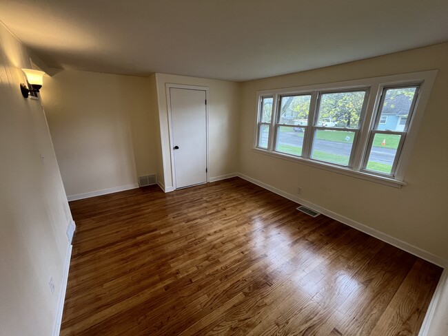 Family Room - 107 Douglas Ave