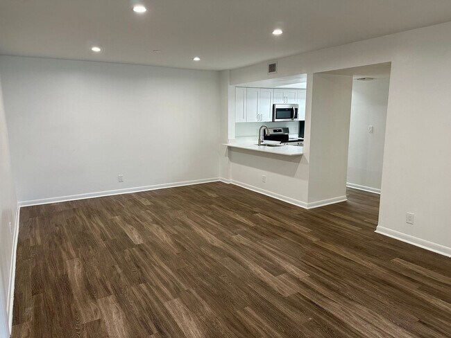 Interior Photo - Circle Sunrise
