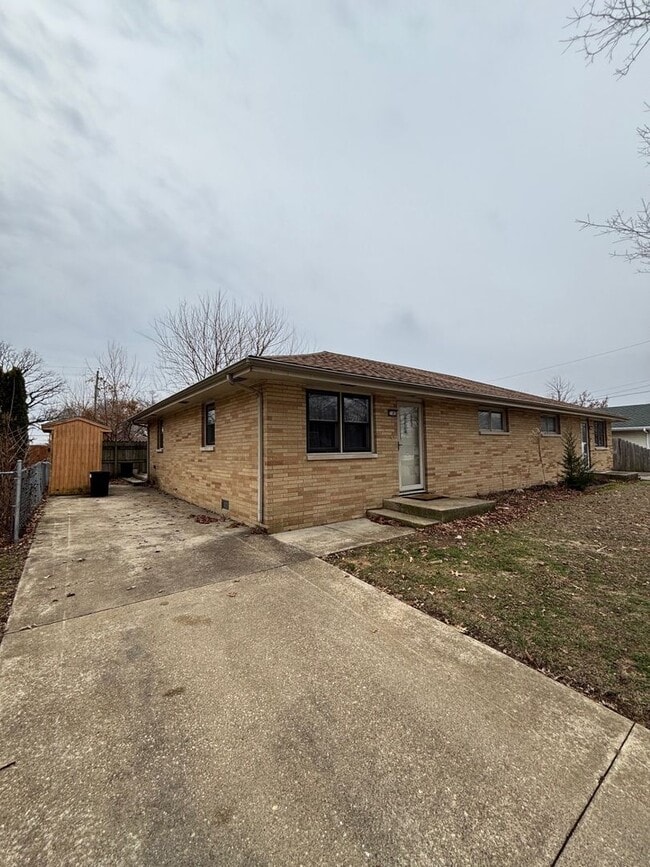 Building Photo - 2105 Burwell St