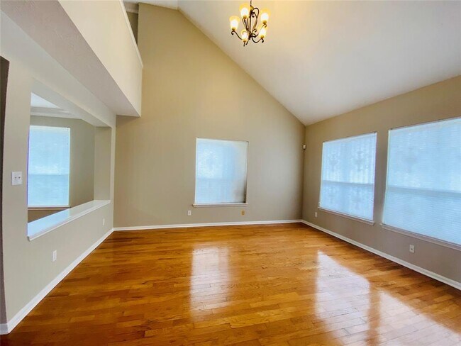 Building Photo - 12218 Meadow Crest Ct