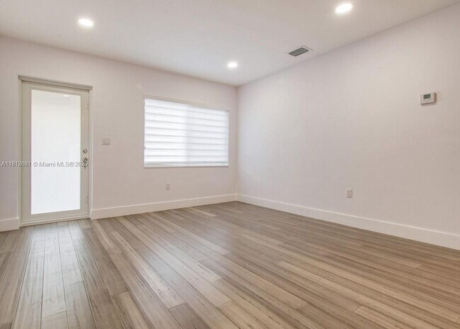 Foto del edificio - 2310 SW 19th St