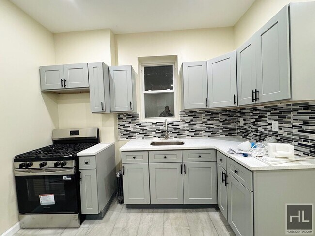 Foto del edificio - TILDEN AVENUE