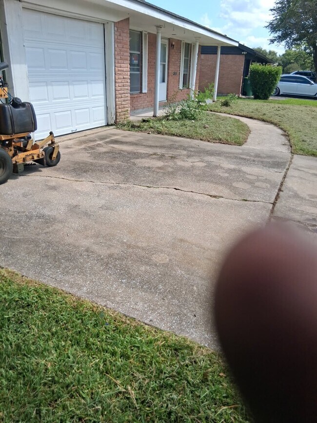 Foto del edificio - 6723 Ridgeway Dr