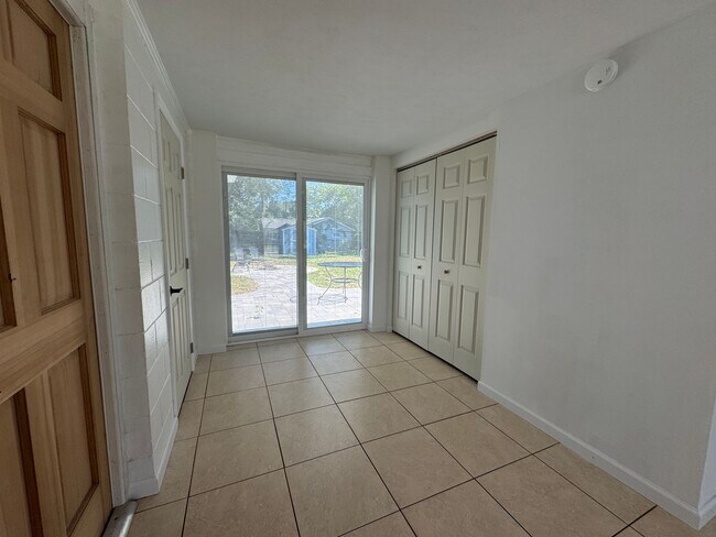 Foto del edificio - REMODELED Eustis 2/2 with NO HOA!