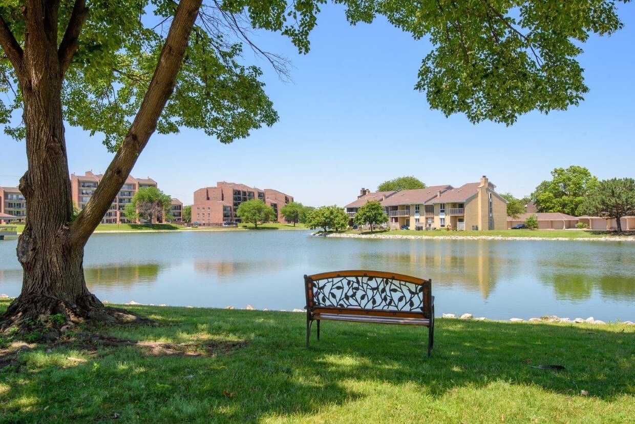 Regency Lakeside Apartment Homes Apartments Omaha, NE