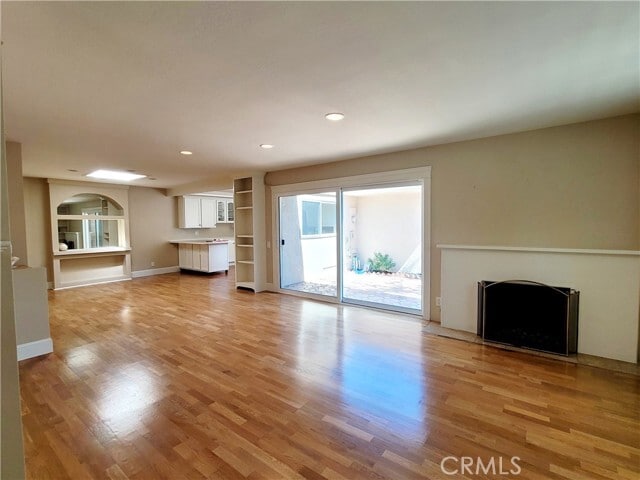 Building Photo - 5155 Thorn Tree Ln