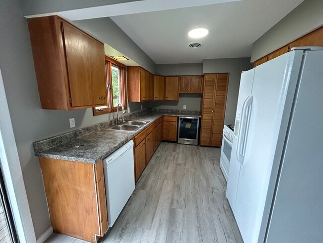 Foto del edificio - 603 Oak Ave