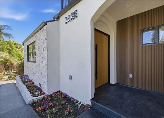 Building Photo - 3926 S Ridgeley Dr