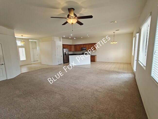 Building Photo - 324 N Oak Tree Canyon Loop