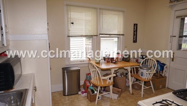 Building Photo - 729 Clark Ct