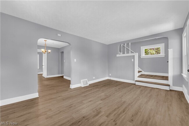 Foto del edificio - 19409 Raymond St