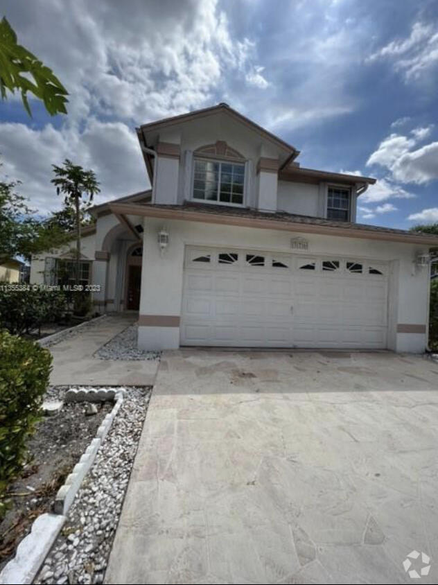 River Bridge Apartments for Rent with Hardwood Floors Greenacres, FL