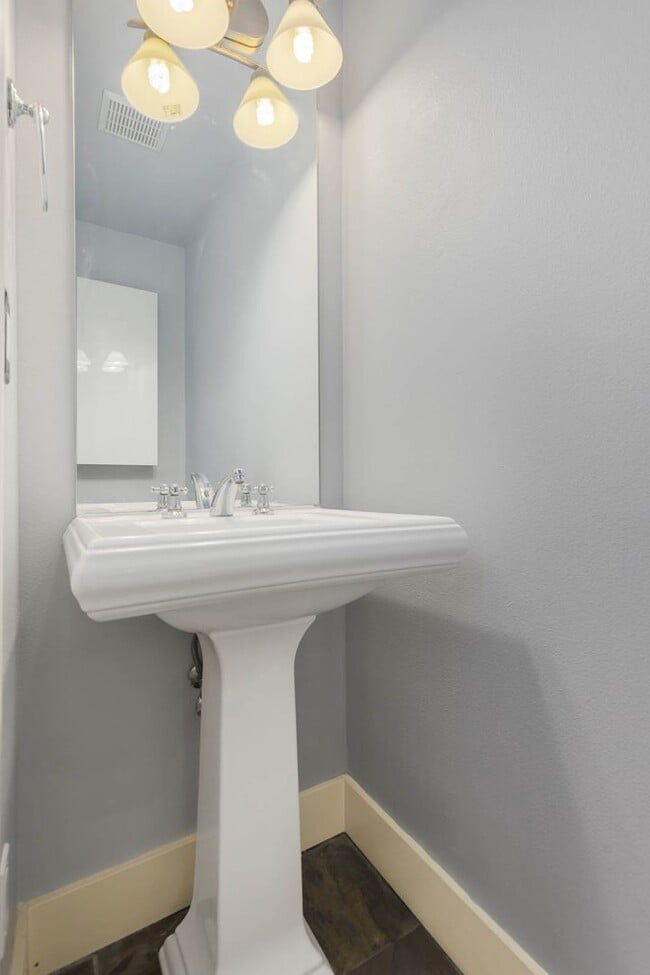 Foto del edificio - 1621 E Fir St