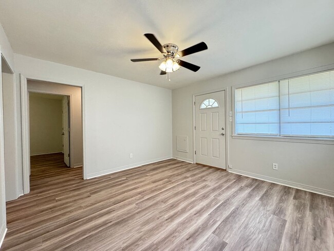 Building Photo - 124/128 RWE Jones