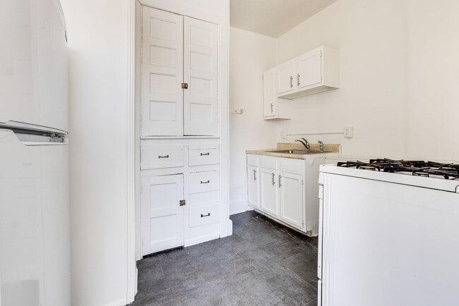 Building Photo - Available NOW- Charming apartments in the heart of Mt. Oliver!