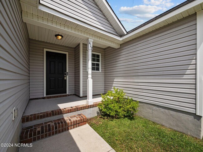 Building Photo - 412 Mattocks Ave