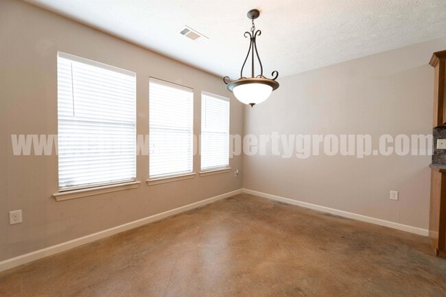 Foto del edificio - 965 Wineberry Rd