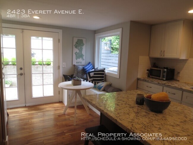 Foto del edificio - 2423 Everett Ave E