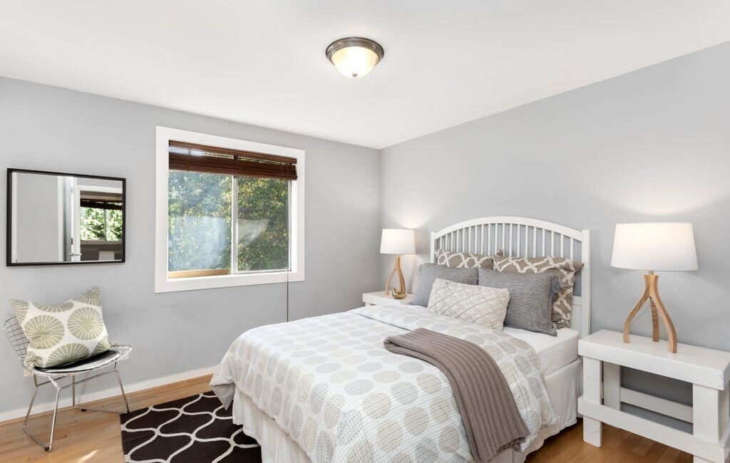 Primary Photo - 301 W Raye St