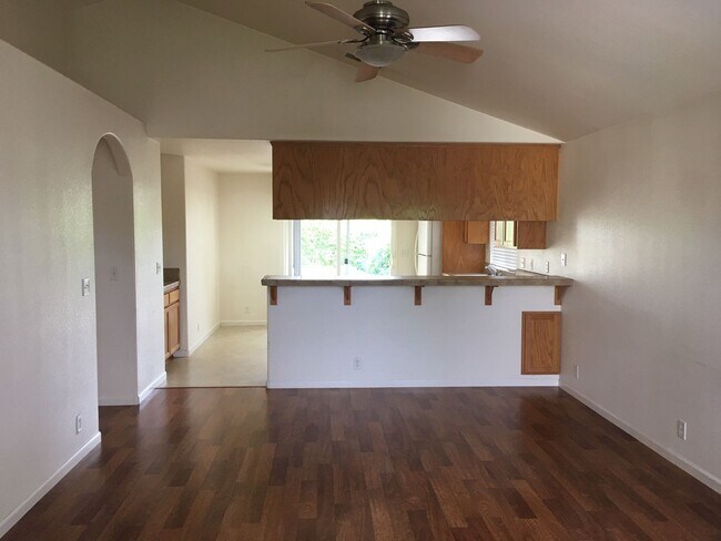 Foto del edificio - Lease Take Over available  - 3-bed 2-bath