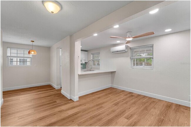 Building Photo - 5620 29th Ave S