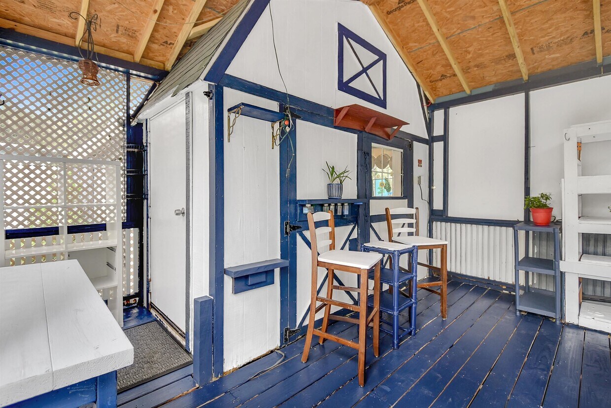 Foto principal - 4895 Ave D