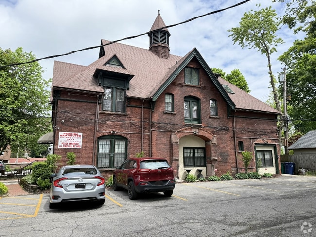 Building Photo - 871 Delaware Ave
