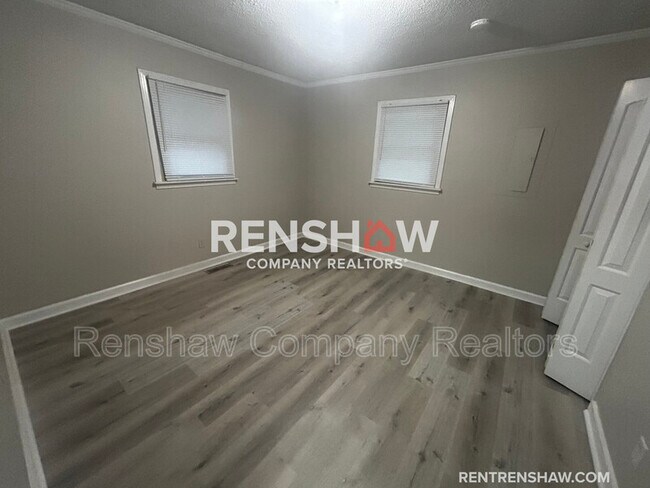 Foto del edificio - 76 Crestwood Dr
