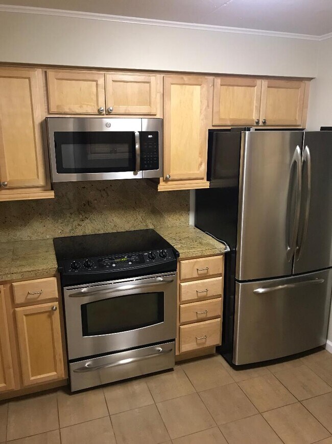 Kitchen 2nd view - 9624 W Higgins Rd