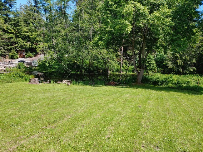 Building Photo - 1593 Lake Dr