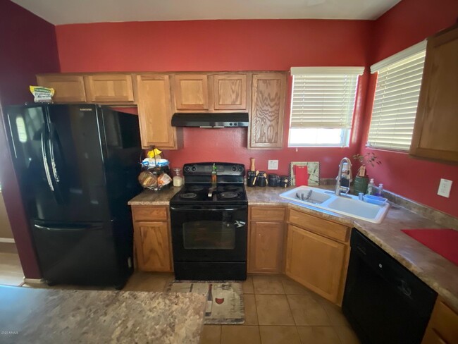 Foto del edificio - 2004 N 78th Ave