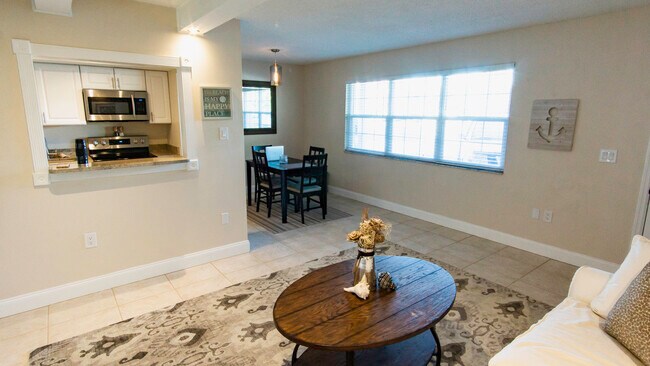 Building Photo - 1011 S Miramar Ave