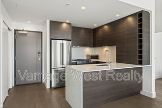 Building Photo - 1181 Sunset Dr