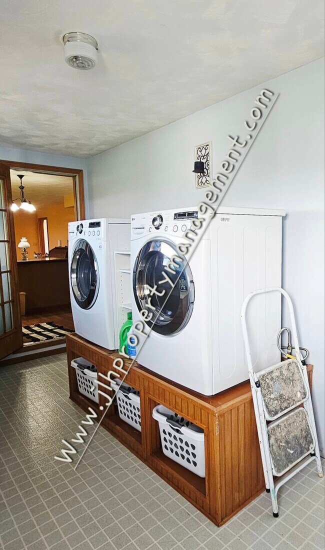 Foto del edificio - 13502 N Damascus Rd