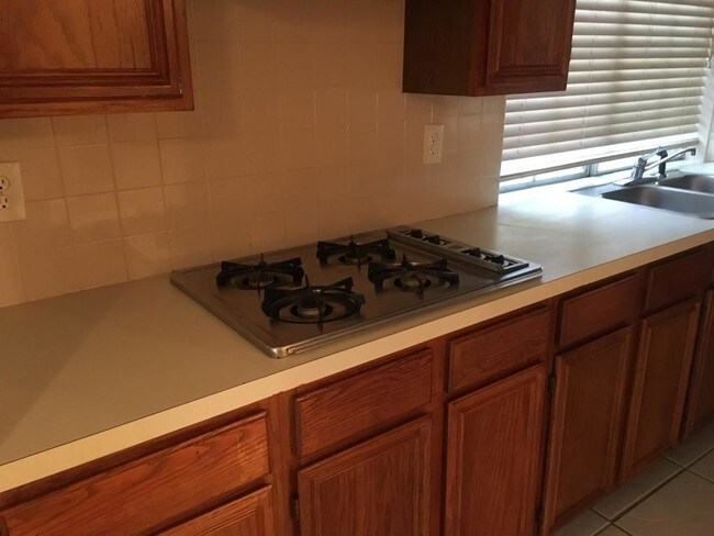 Foto del edificio - 7915 Park Hollow Ct