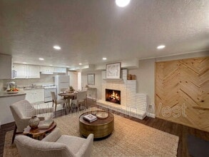 Building Photo - 282 E 650 N