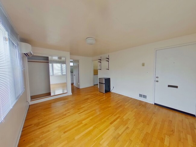 Photo - 1825 University St Apartment