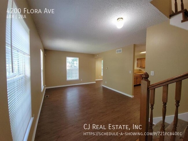 Building Photo - 4200 Flora Ave