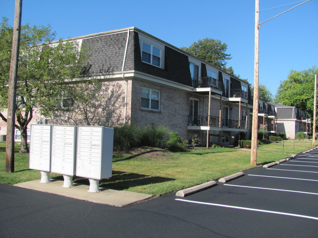 Building Photo - Kensard Manor