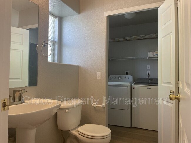 Foto del edificio - 19076 E 57th Pl
