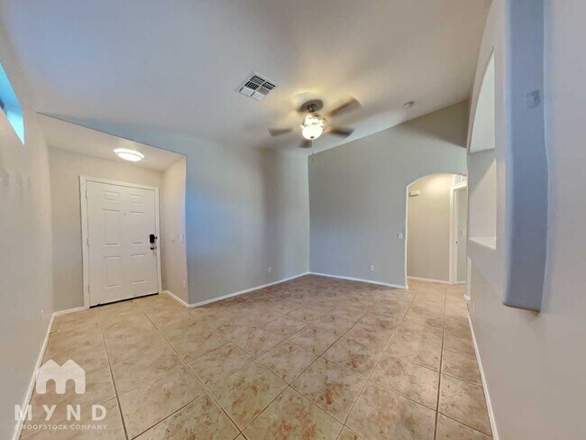 Foto del edificio - 12418 W Valentine Ave