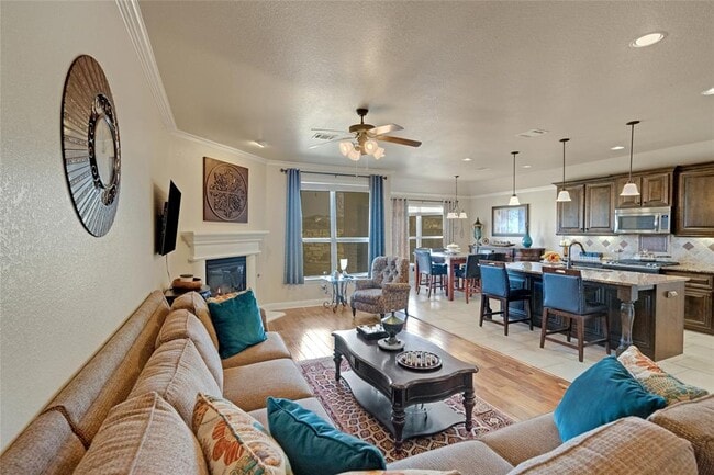 Building Photo - 441 Mistflower Springs Dr