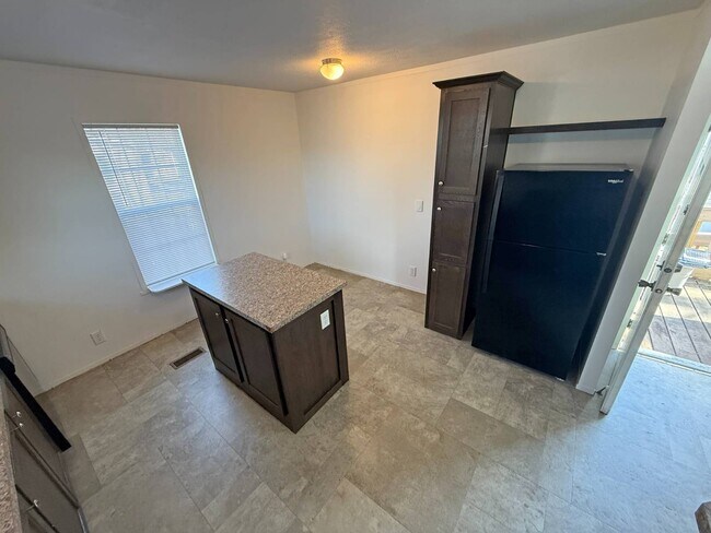 Foto del edificio - 2501 N Apperson Way