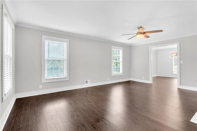 Foto del edificio - 3021 Canton Hills Dr