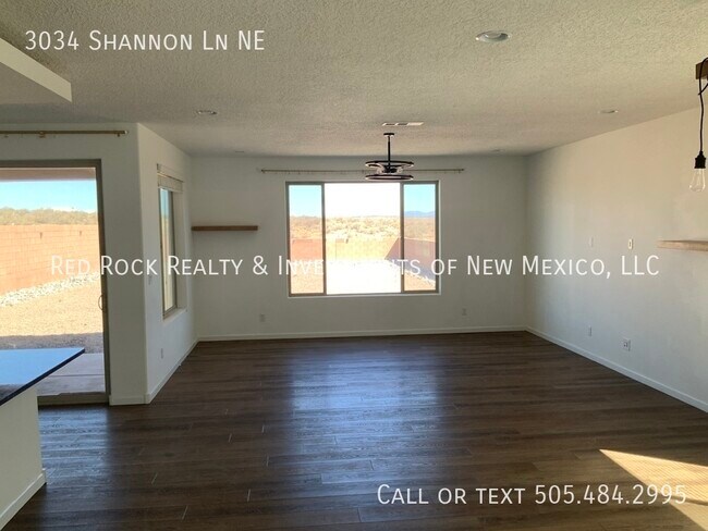 Foto del edificio - 3034 Shannon Ln NE