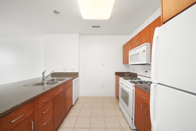 Building Photo - 7757 Van Buren St
