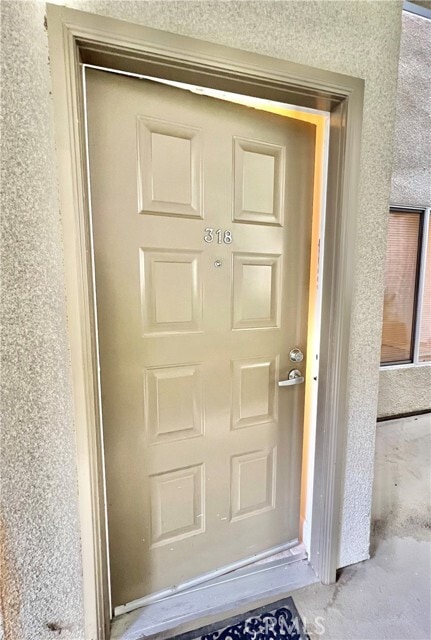 Foto del edificio - 2905 Montrose Ave